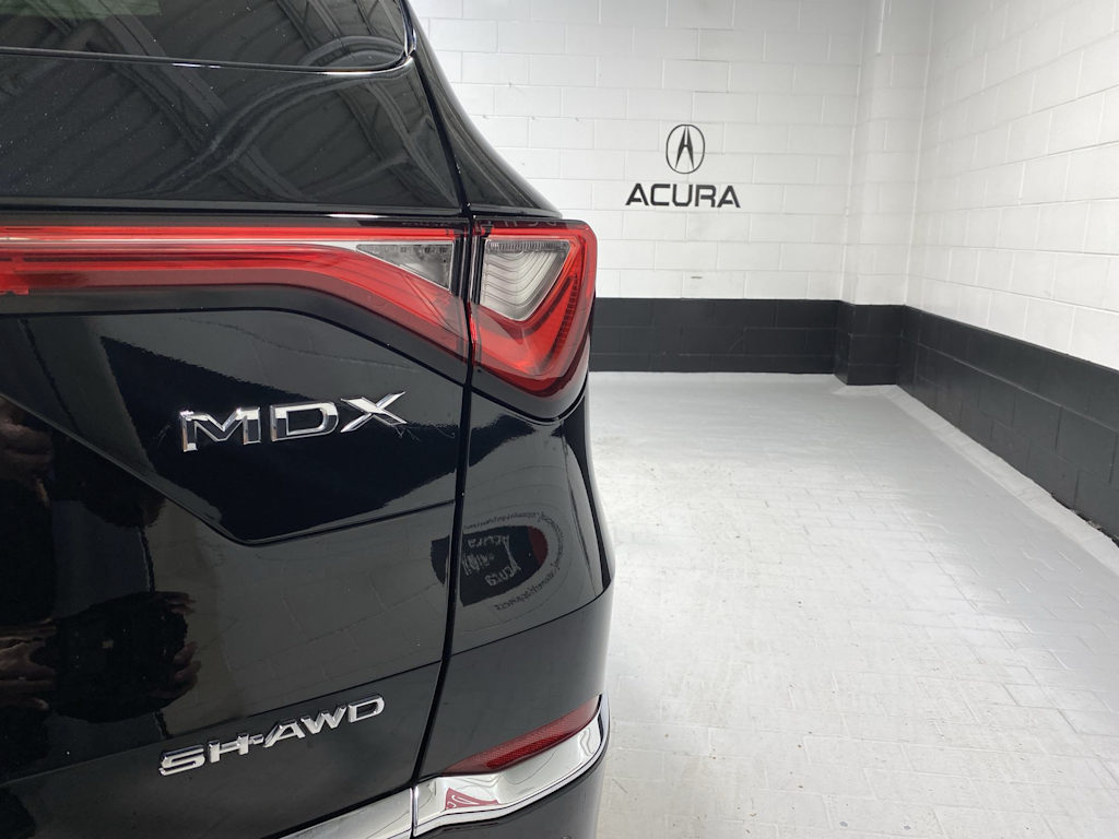 2023 Acura MDX Base 17