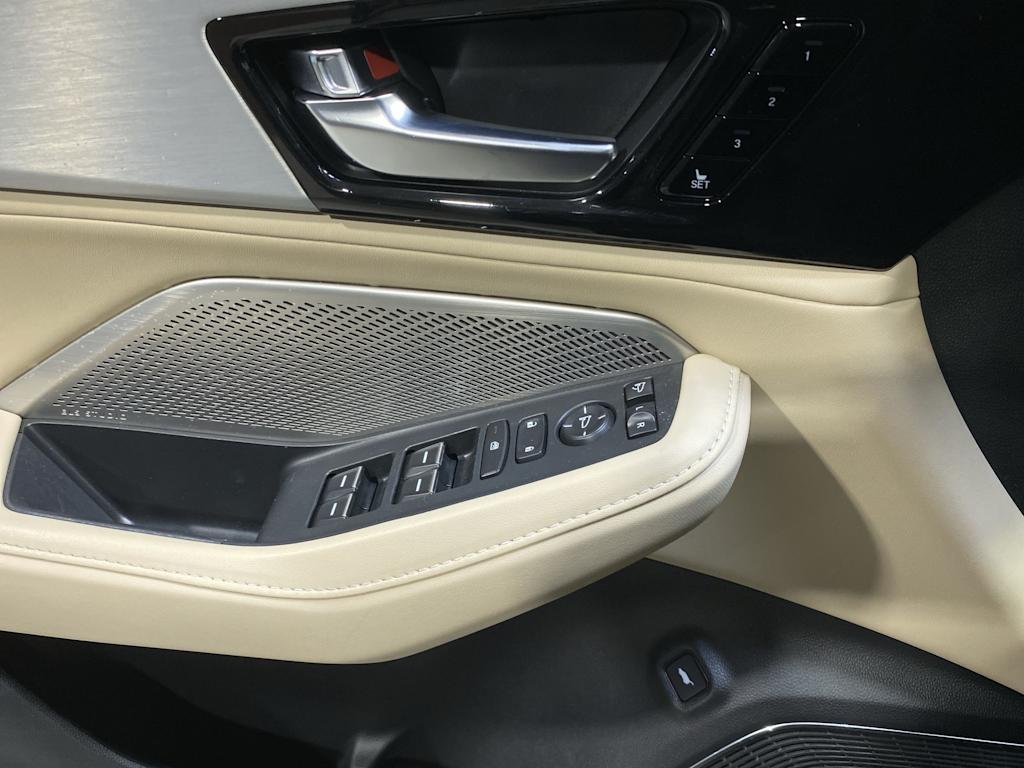 Thumbnail: 2023 Acura MDX - 23