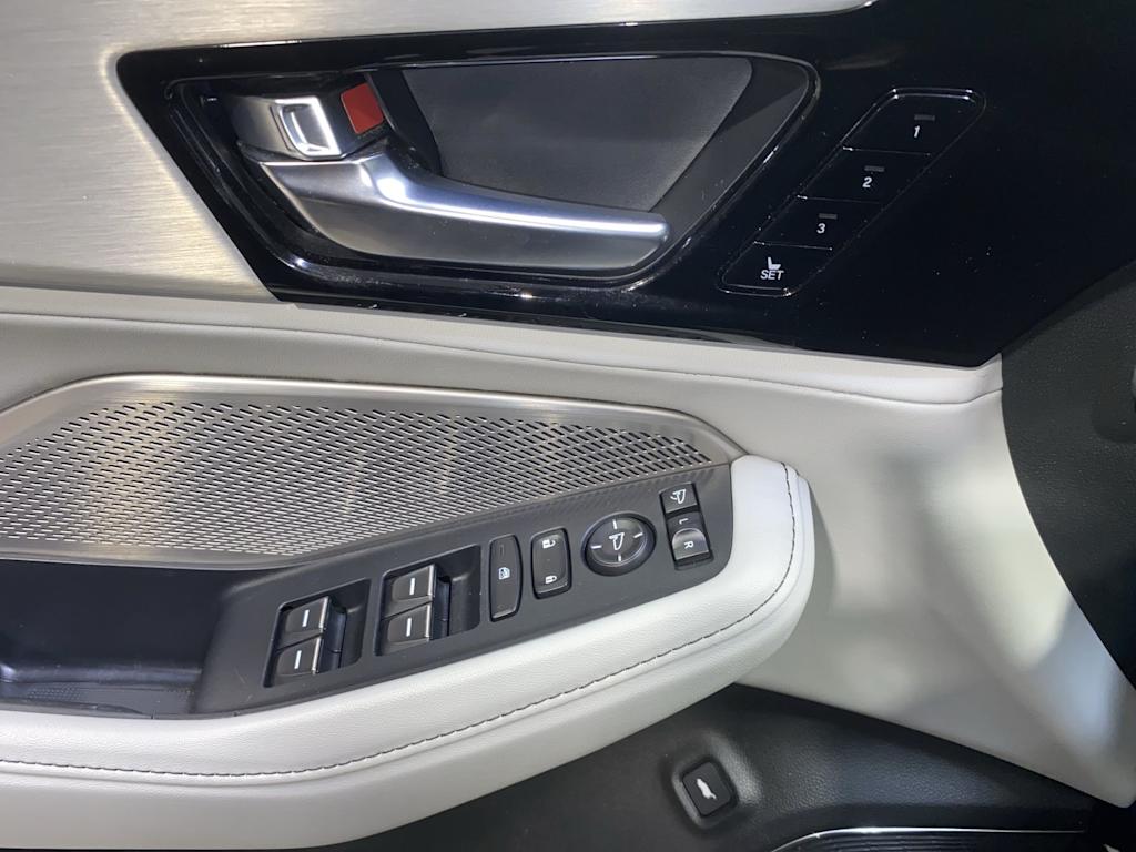 Thumbnail: 2024 Acura MDX - 23