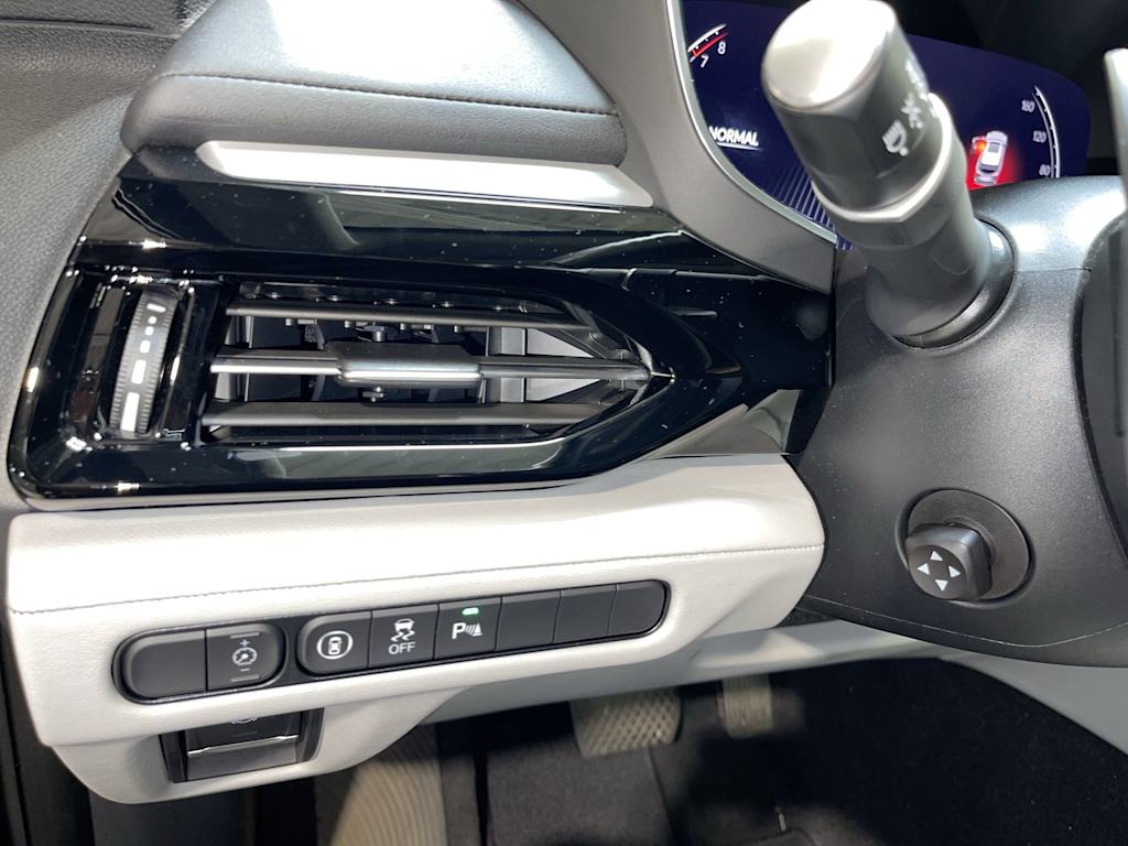 Thumbnail: 2024 Acura MDX - 24