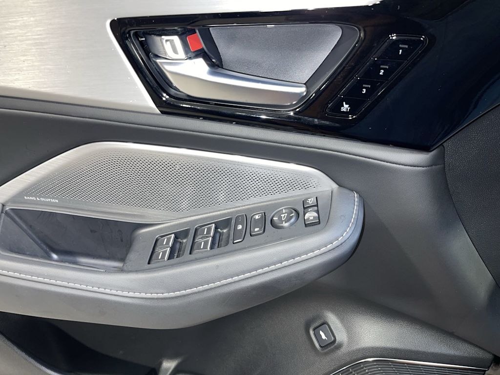 Thumbnail: 2025 Acura MDX - 22