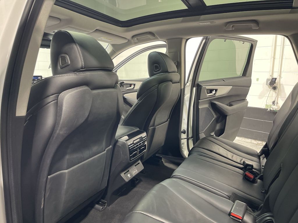 Thumbnail: 2023 Acura MDX - 13