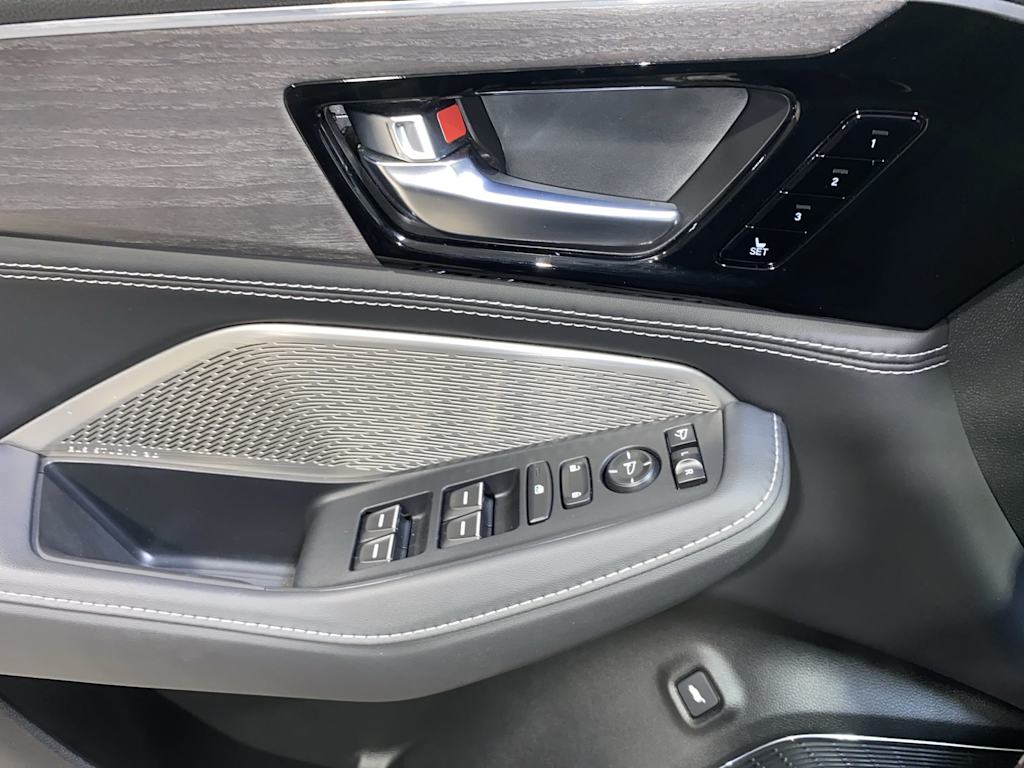 Thumbnail: 2023 Acura MDX - 23