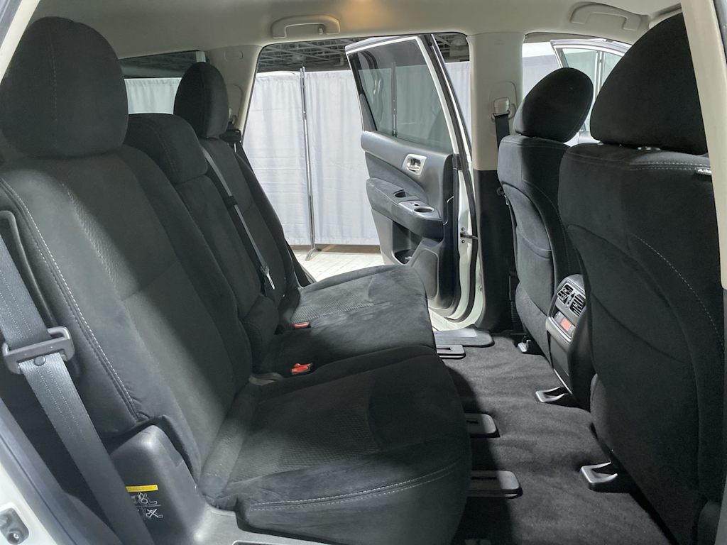Thumbnail: 2015 Nissan Pathfinder - 19