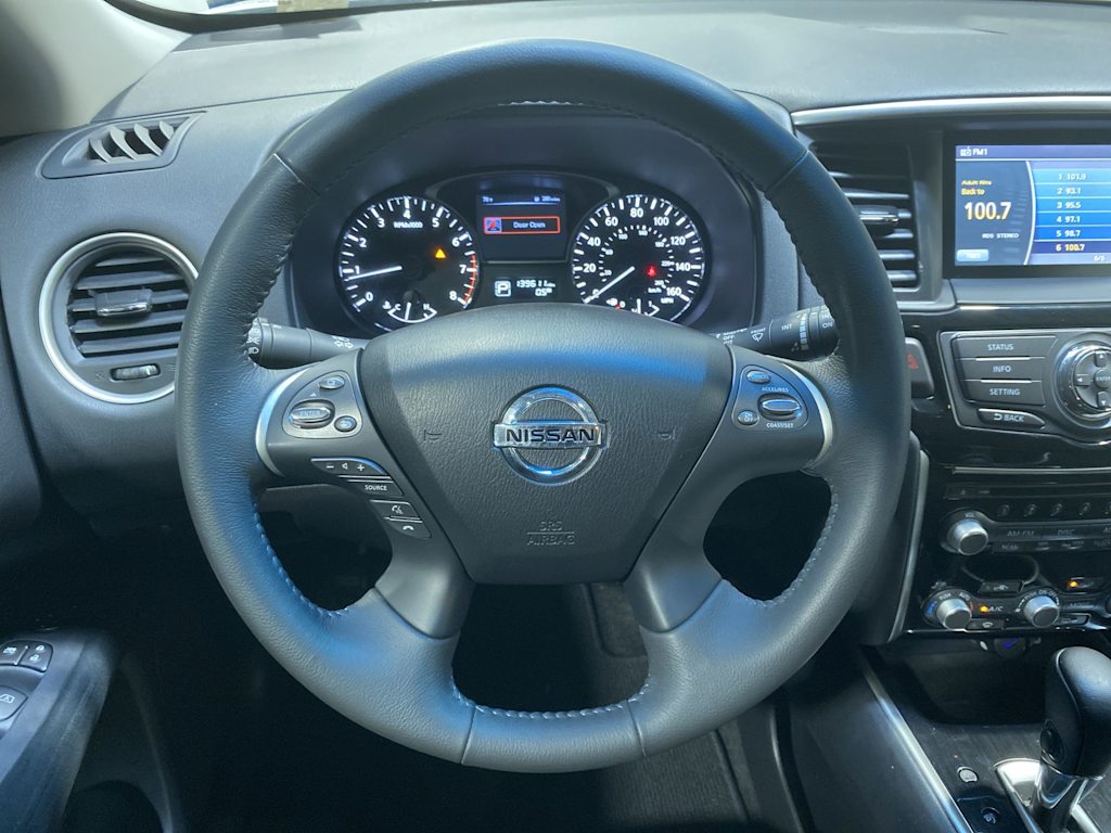 Thumbnail: 2015 Nissan Pathfinder - 10