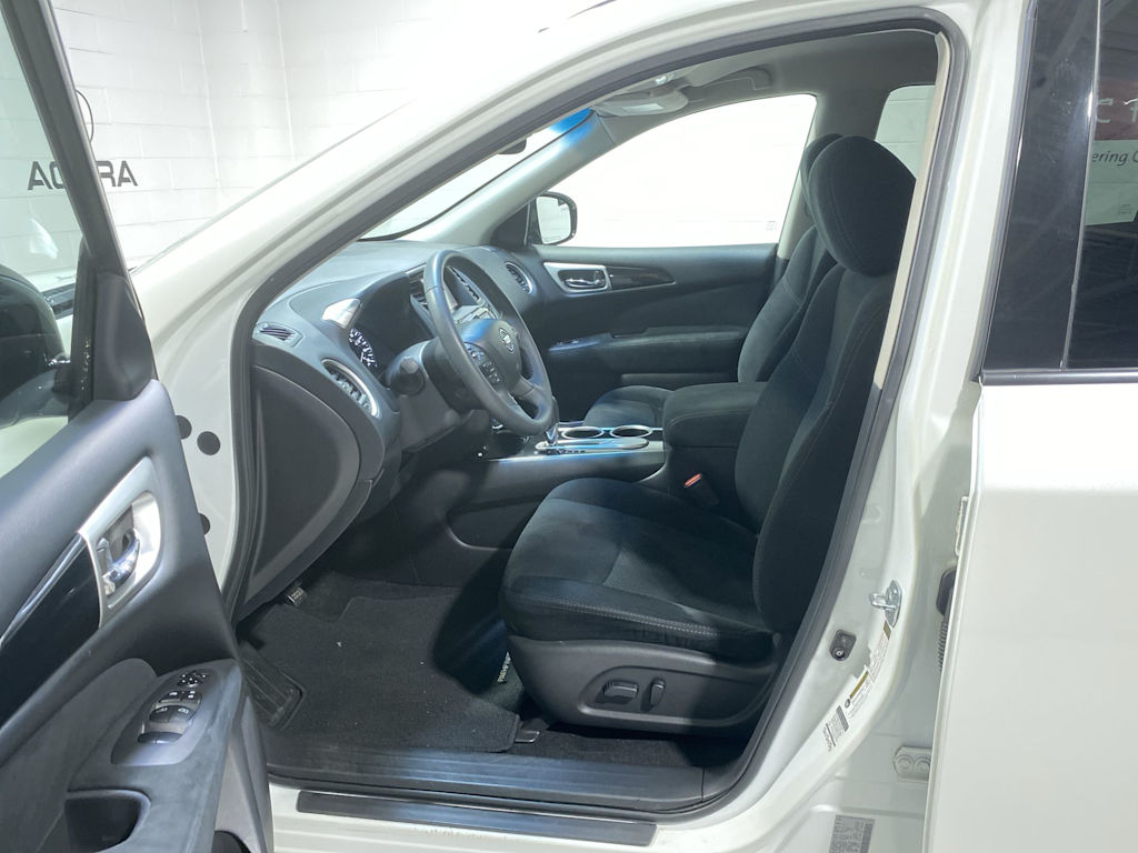 Thumbnail: 2015 Nissan Pathfinder - 11