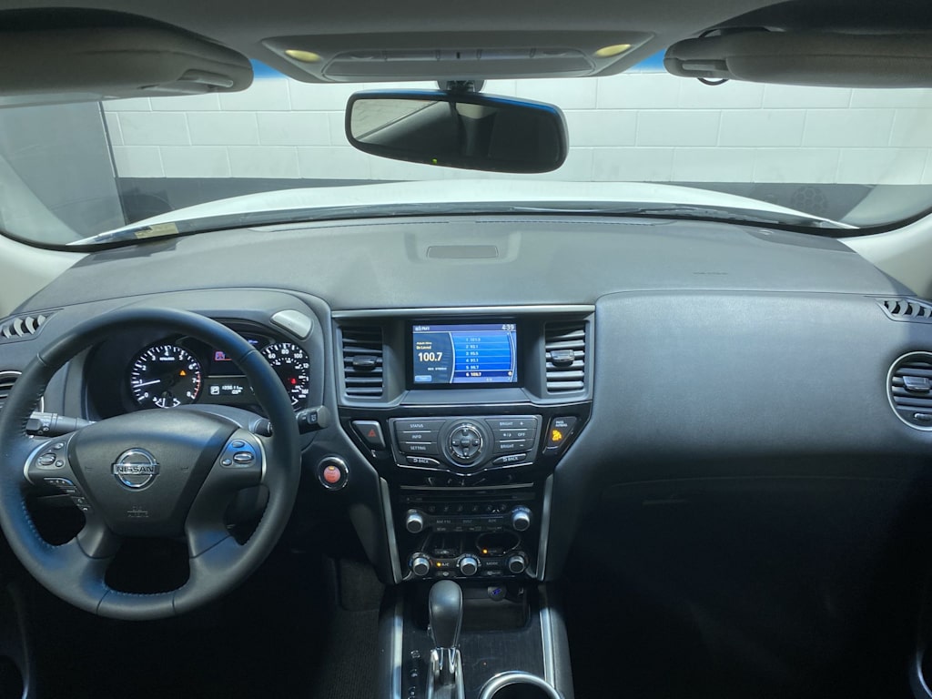 Thumbnail: 2015 Nissan Pathfinder - 2