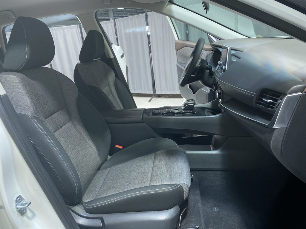 Thumbnail: 2021 Nissan Rogue - 21