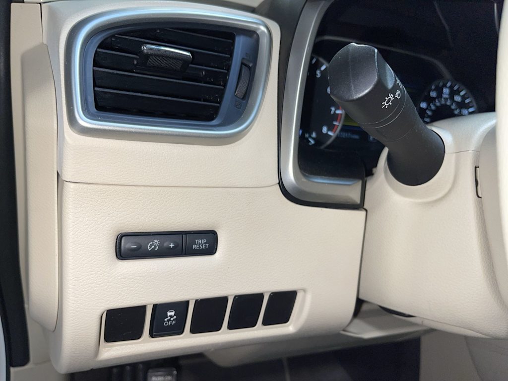 Thumbnail: 2016 Nissan Murano - 24