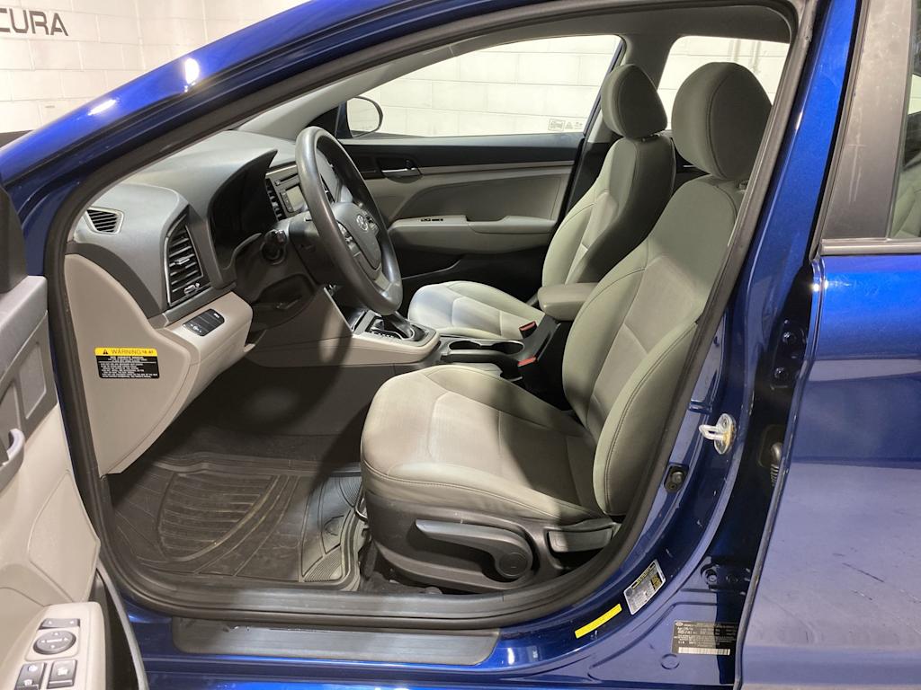 Thumbnail: 2017 Hyundai Elantra - 11