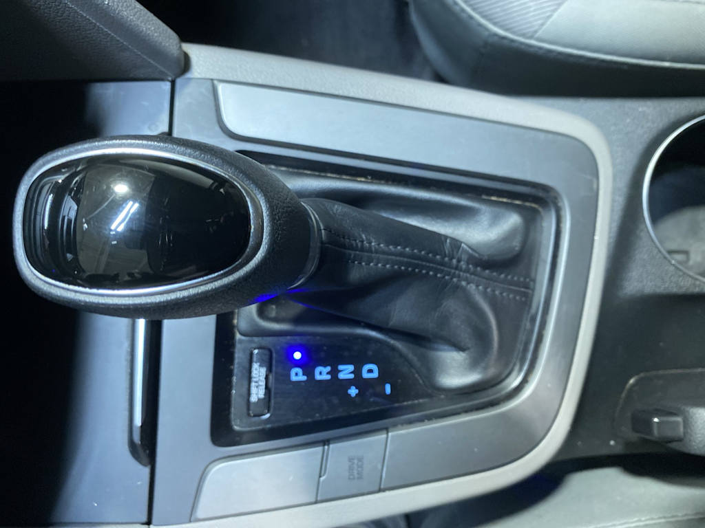 Thumbnail: 2017 Hyundai Elantra - 15