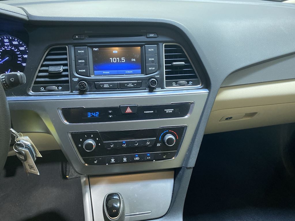 Thumbnail: 2015 Hyundai Sonata - 14