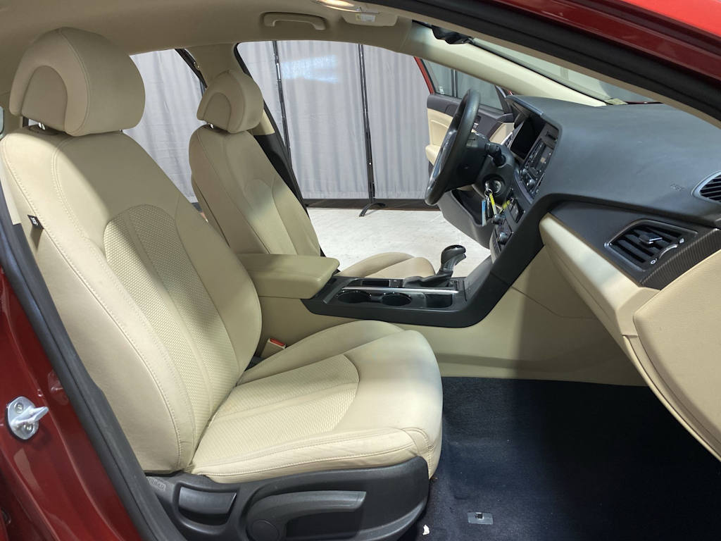 Thumbnail: 2015 Hyundai Sonata - 21