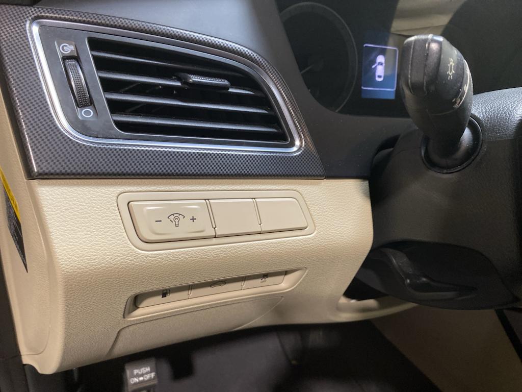 Thumbnail: 2015 Hyundai Sonata - 24