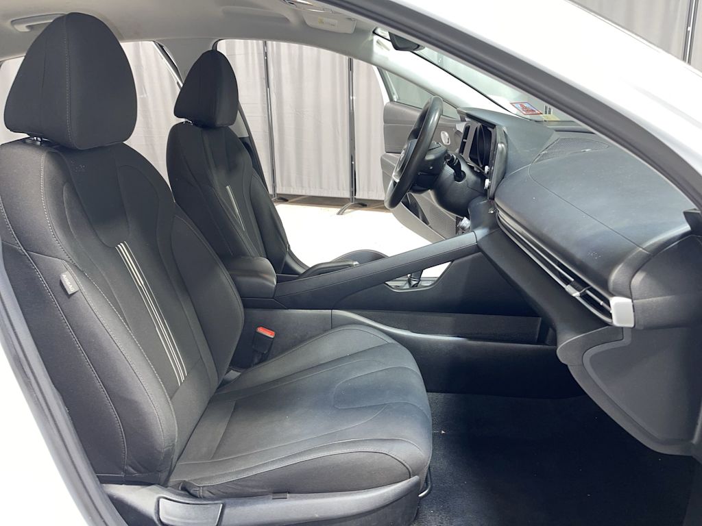 Thumbnail: 2021 Hyundai Elantra - 20