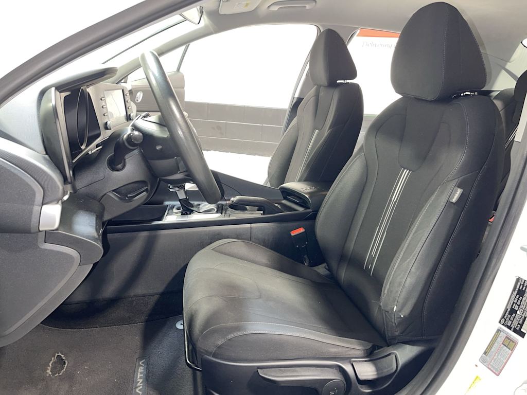 Thumbnail: 2021 Hyundai Elantra - 11