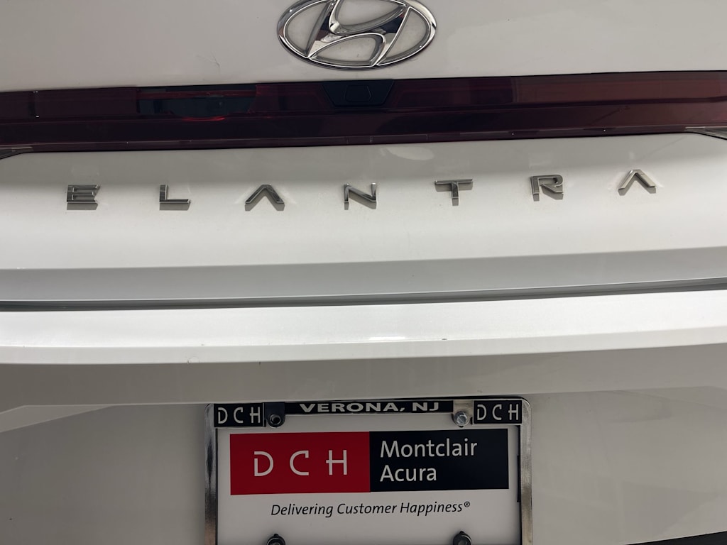 Thumbnail: 2021 Hyundai Elantra - 6