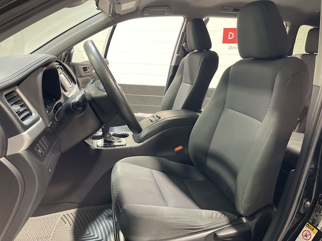Thumbnail: 2019 Toyota Highlander - 12