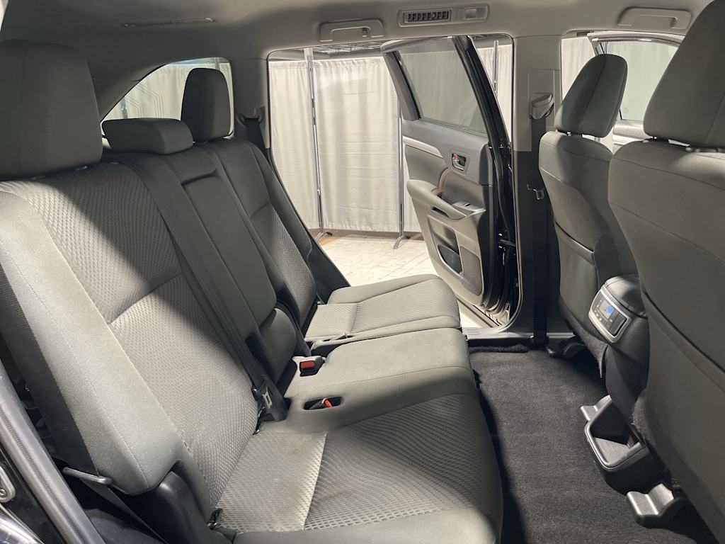 Thumbnail: 2019 Toyota Highlander - 20