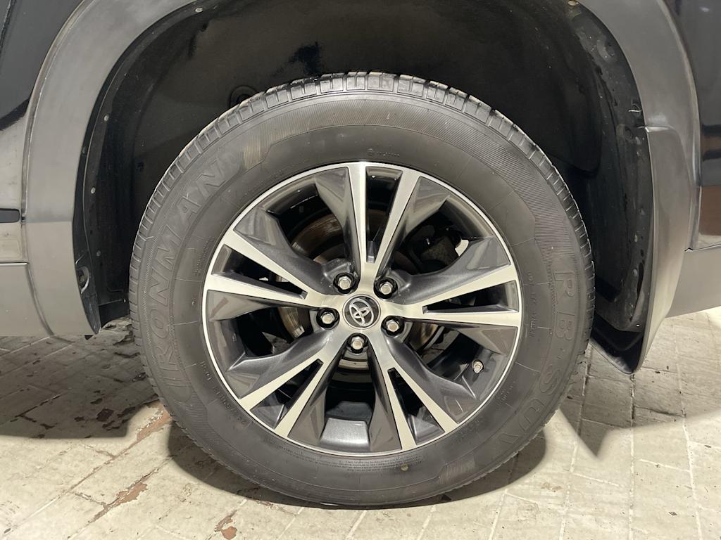 Thumbnail: 2019 Toyota Highlander - 8