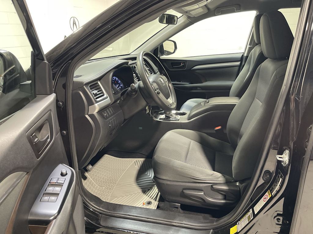 Thumbnail: 2019 Toyota Highlander - 11