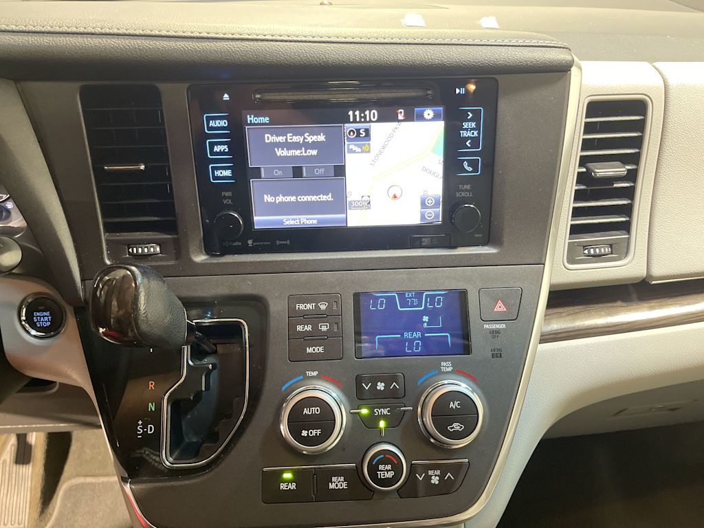 Thumbnail: 2017 Toyota Sienna - 20