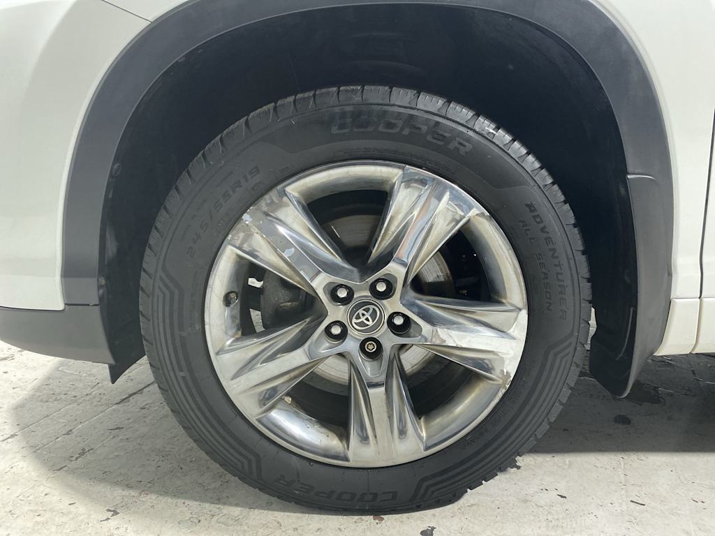 Thumbnail: 2018 Toyota Highlander - 8