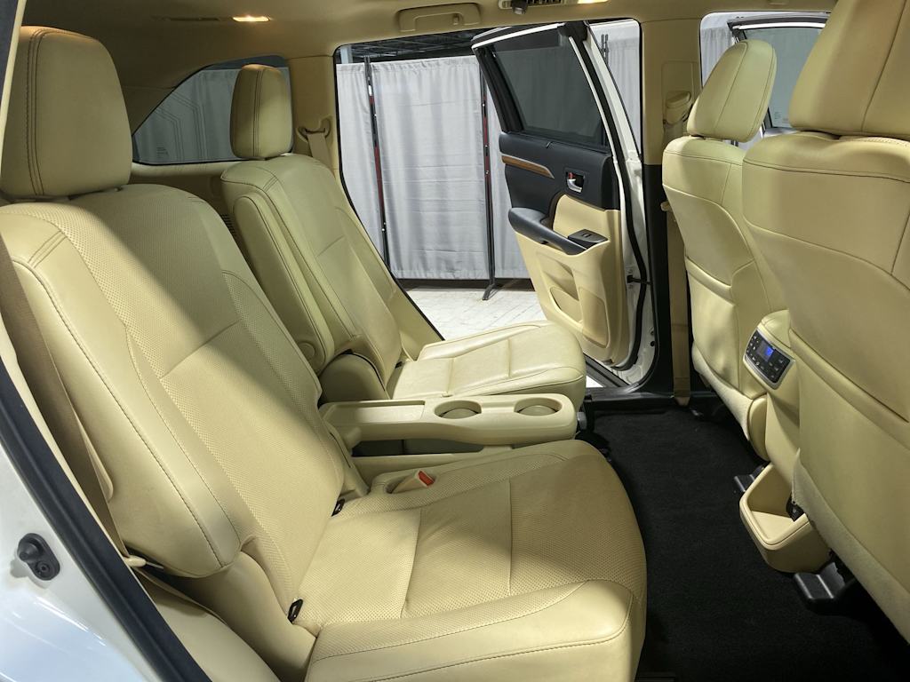Thumbnail: 2018 Toyota Highlander - 19