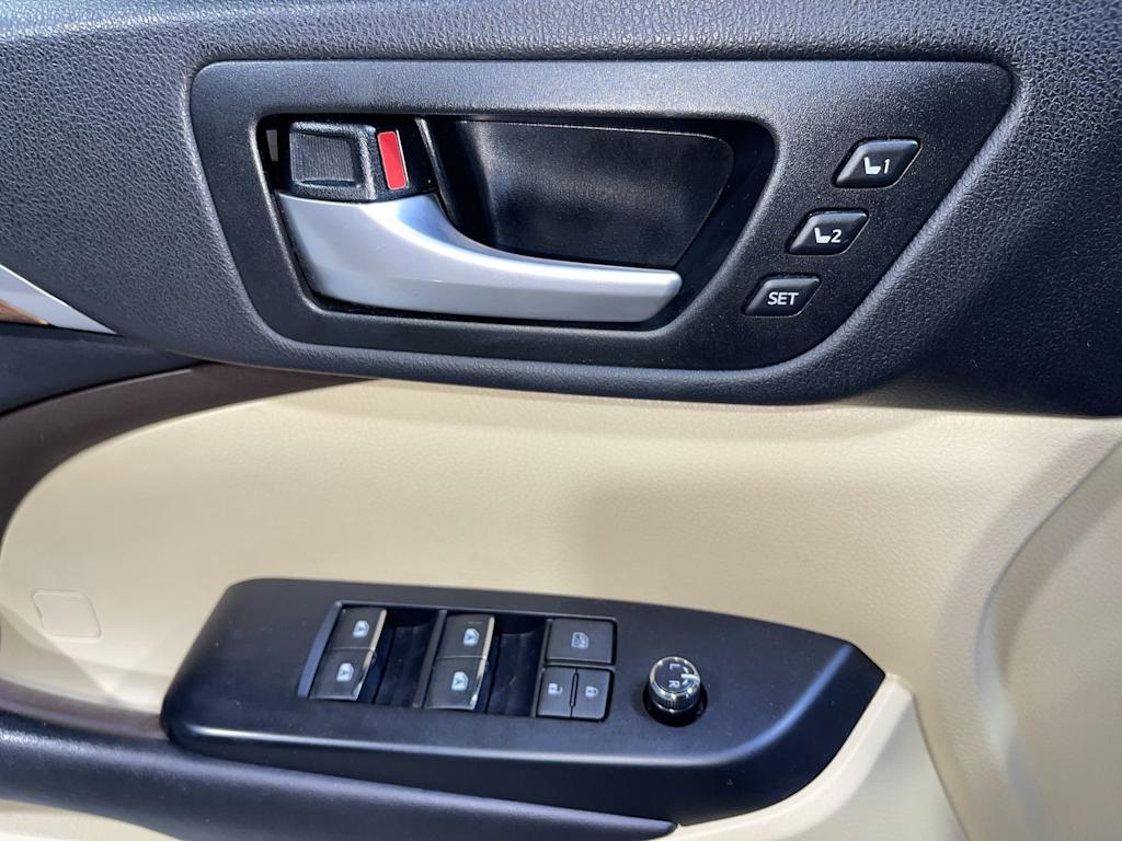 Thumbnail: 2018 Toyota Highlander - 23