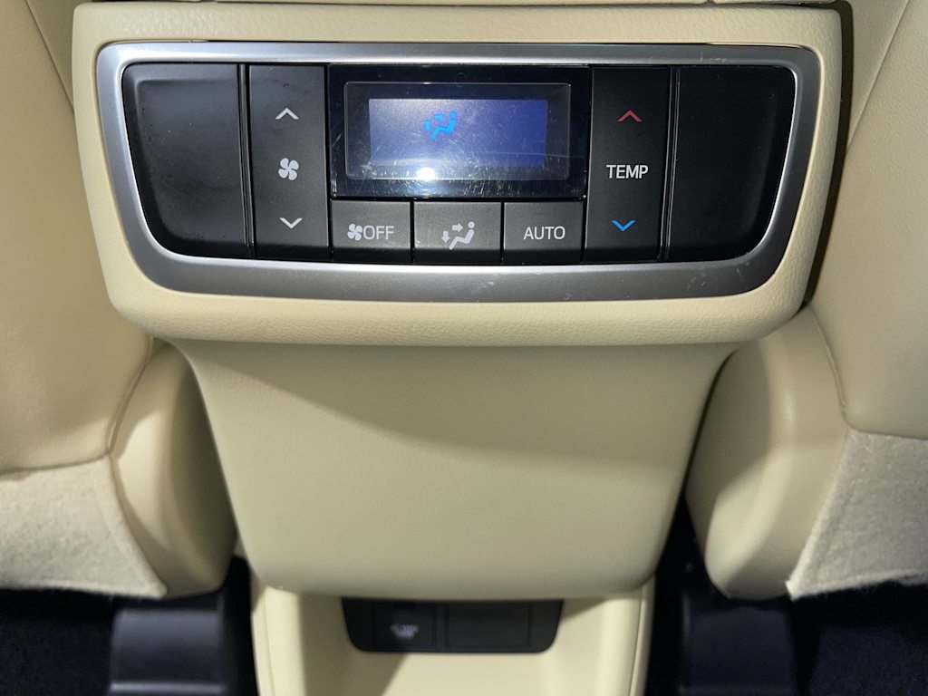 Thumbnail: 2018 Toyota Highlander - 25