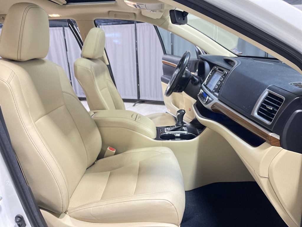 Thumbnail: 2018 Toyota Highlander - 20