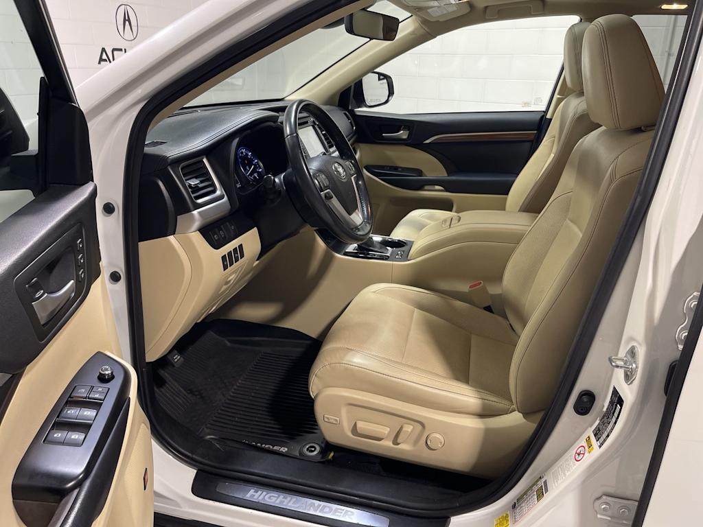Thumbnail: 2018 Toyota Highlander - 11