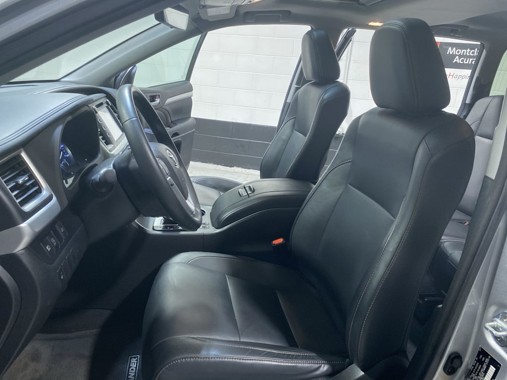 Thumbnail: 2017 Toyota Highlander - 12