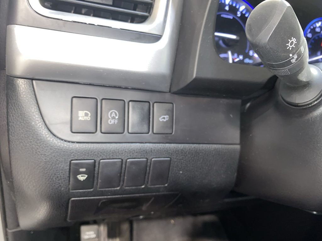 Thumbnail: 2017 Toyota Highlander - 24