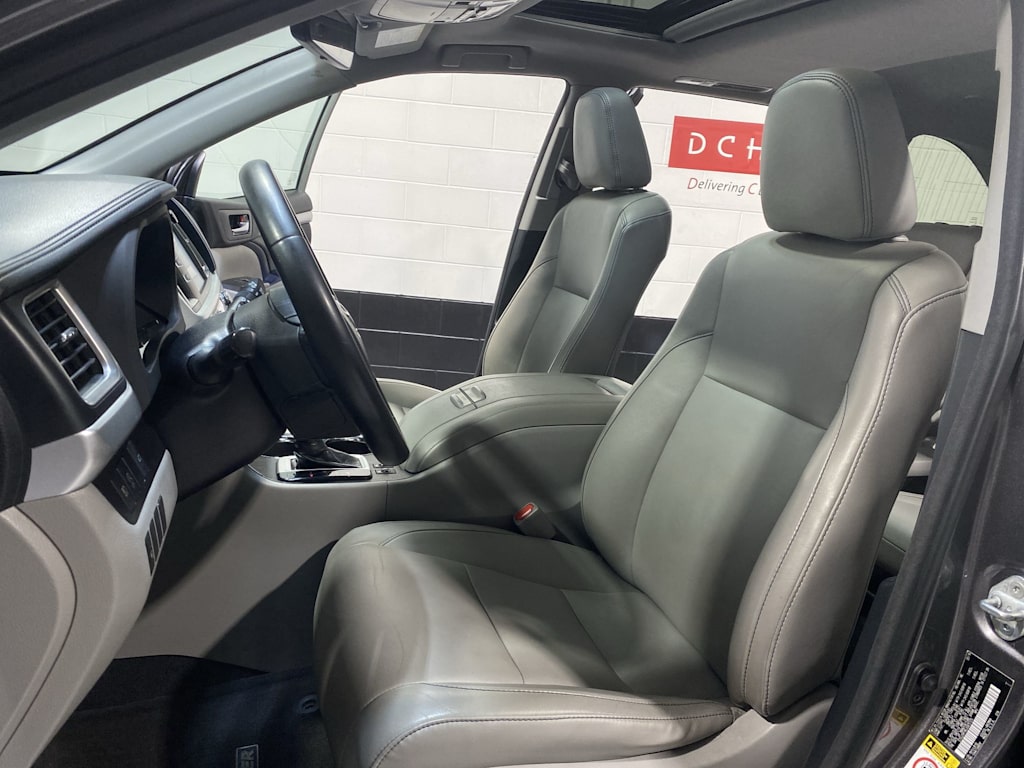 Thumbnail: 2018 Toyota Highlander - 12