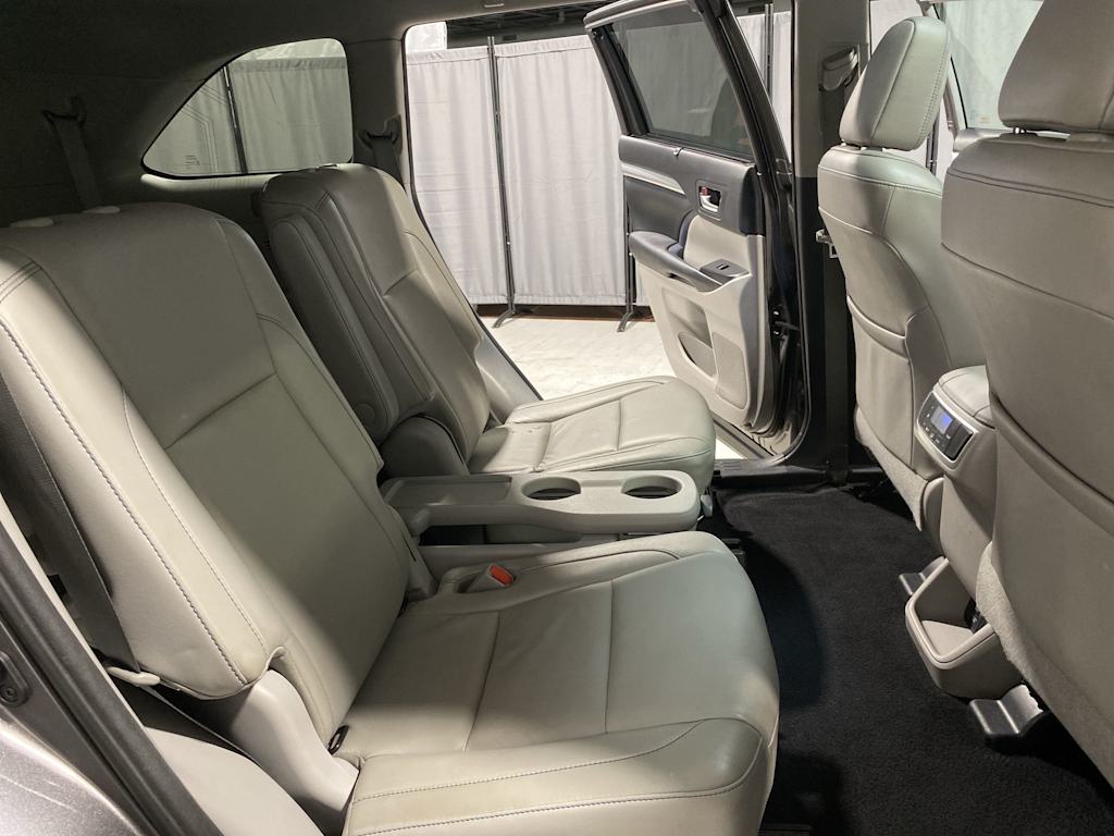 Thumbnail: 2018 Toyota Highlander - 20