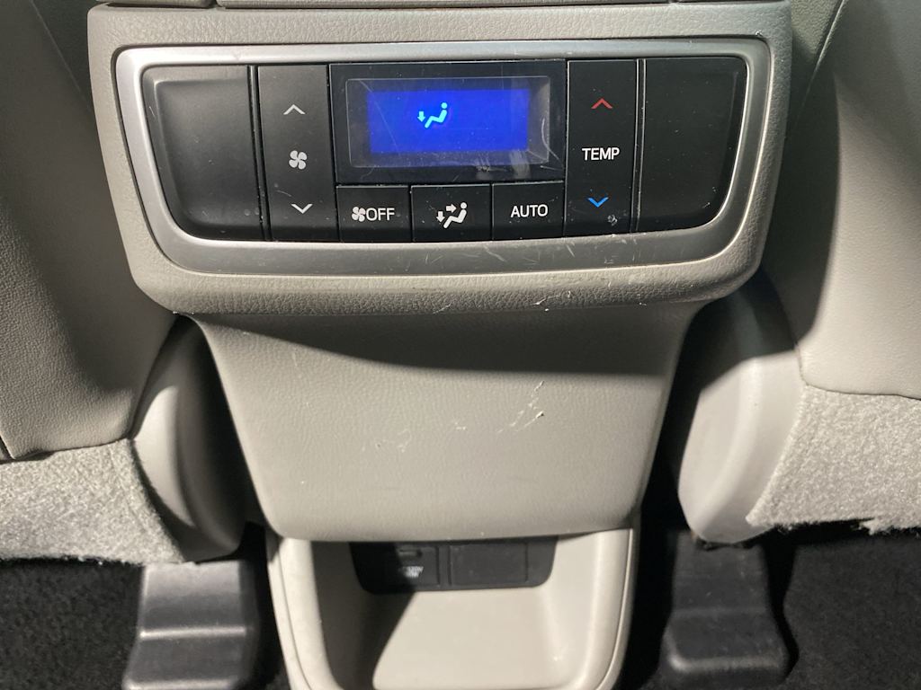 Thumbnail: 2018 Toyota Highlander - 25