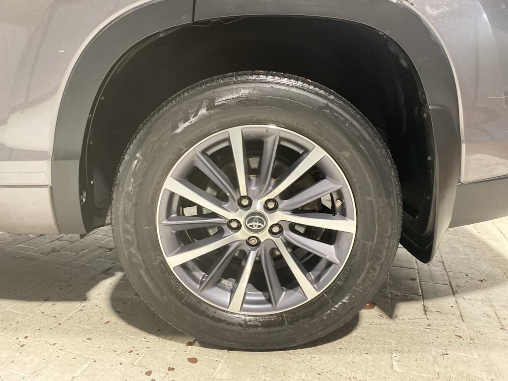 Thumbnail: 2018 Toyota Highlander - 8