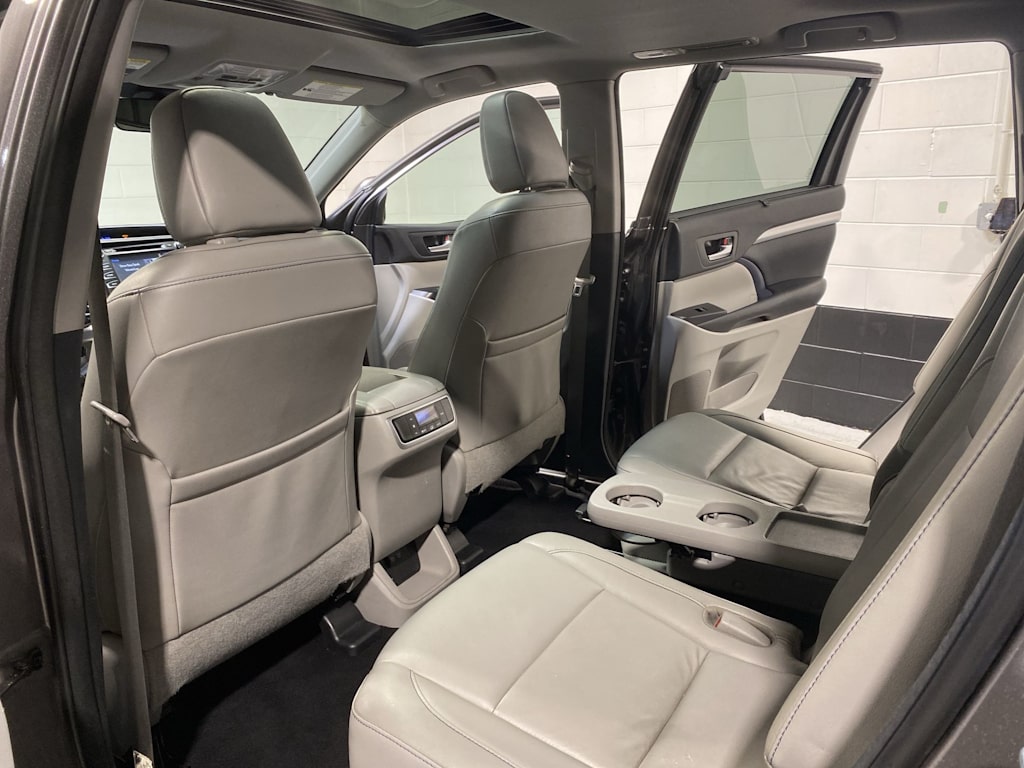 Thumbnail: 2018 Toyota Highlander - 13