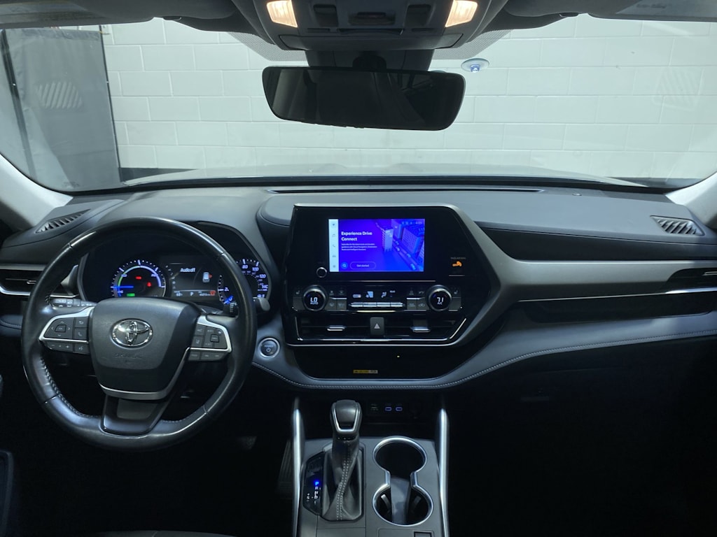 Thumbnail: 2024 Toyota Highlander - 2
