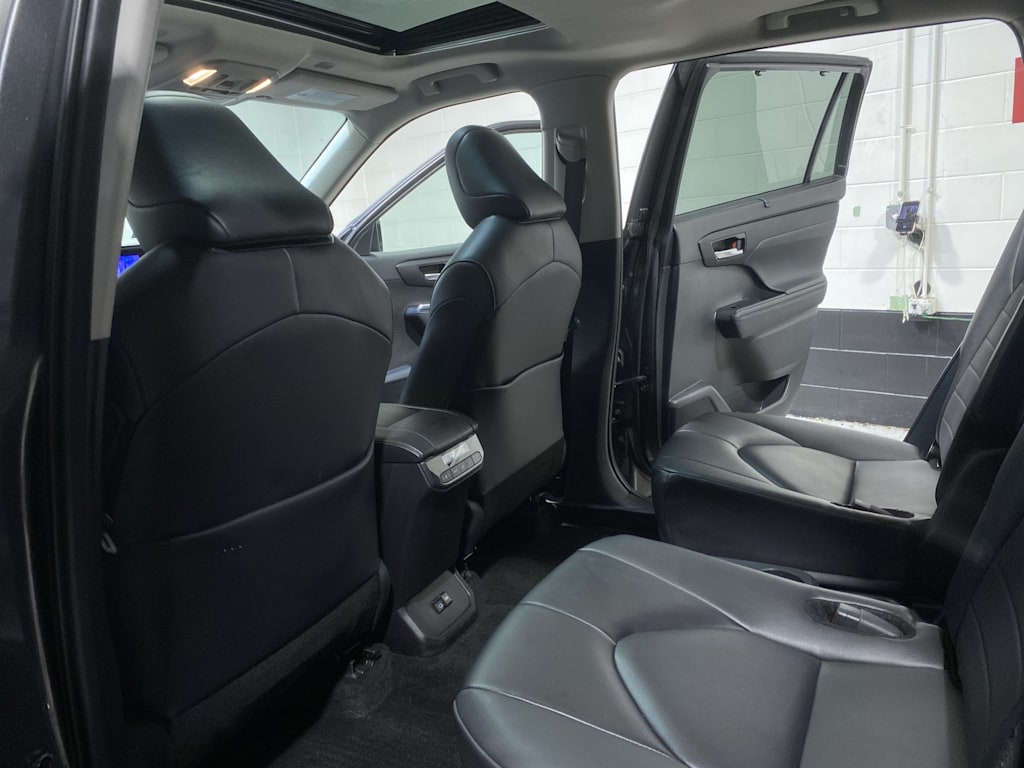 Thumbnail: 2024 Toyota Highlander - 13