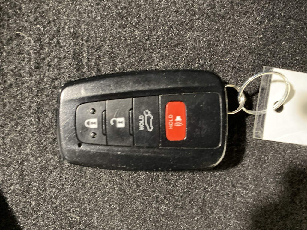 Thumbnail: 2023 Toyota Highlander - 18