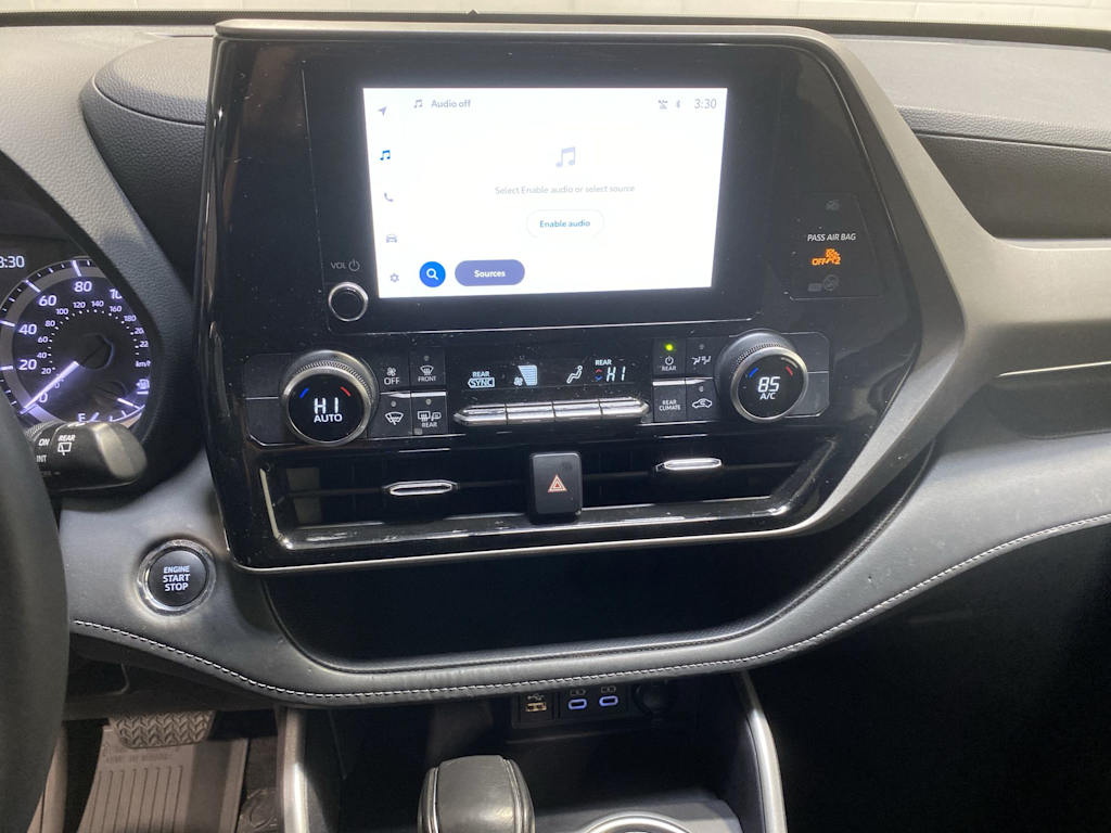 Thumbnail: 2023 Toyota Highlander - 14