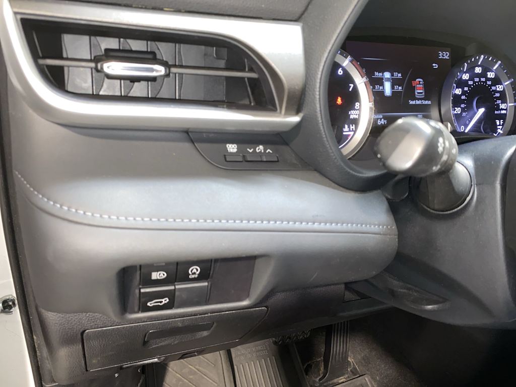 Thumbnail: 2023 Toyota Highlander - 24