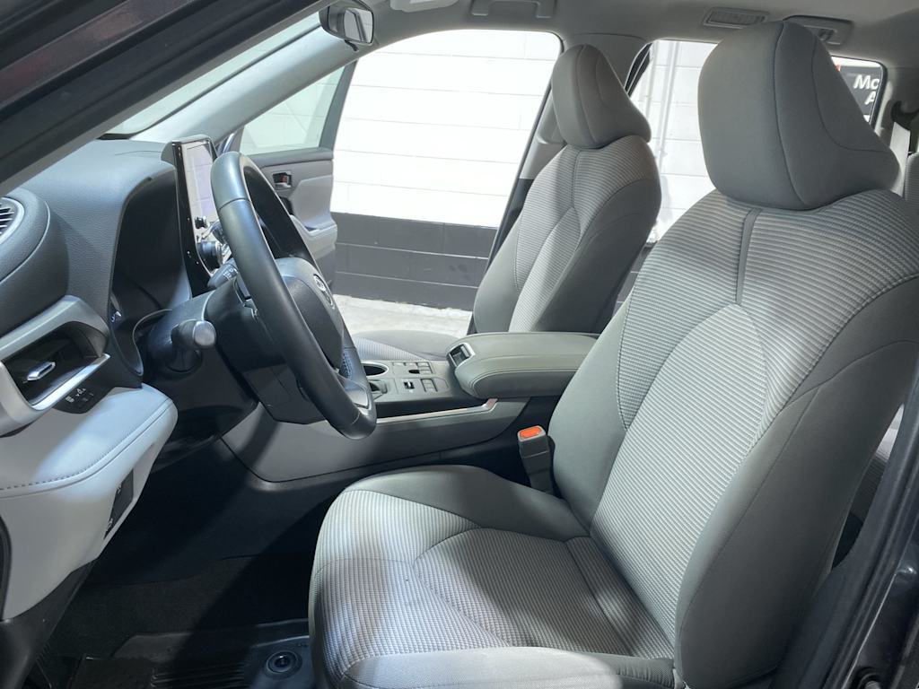 Thumbnail: 2024 Toyota Highlander - 11