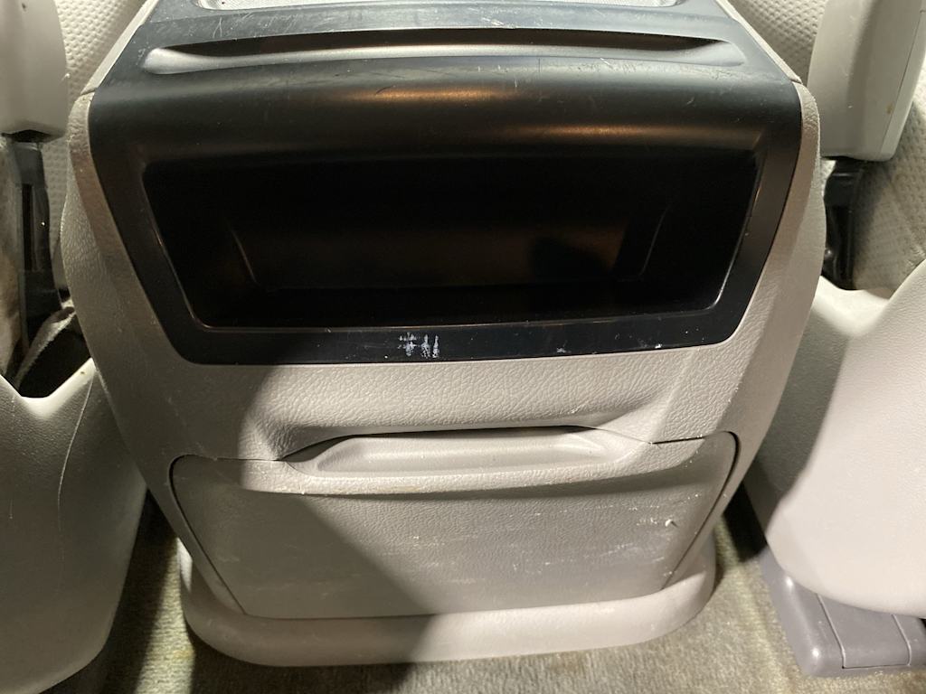 Thumbnail: 2015 Toyota Sienna - 25