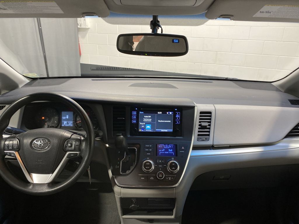 Thumbnail: 2015 Toyota Sienna - 2