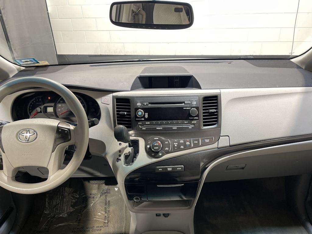Thumbnail: 2014 Toyota Sienna - 2