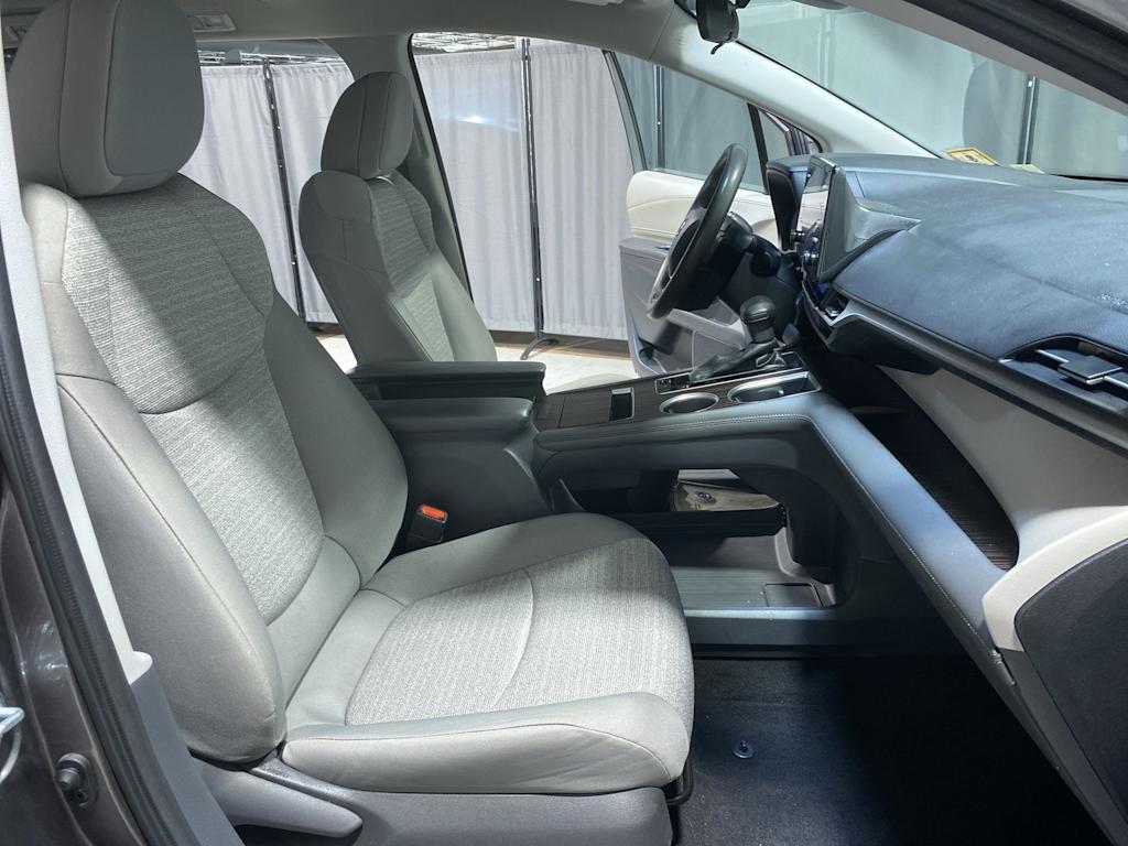 Thumbnail: 2021 Toyota Sienna - 20