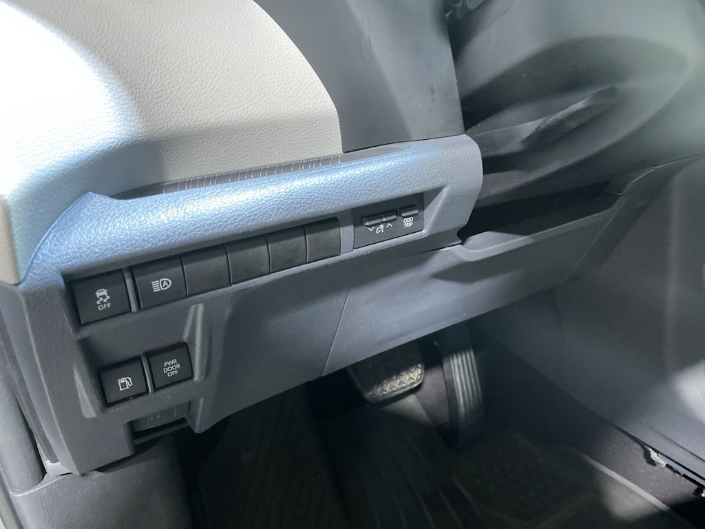 Thumbnail: 2021 Toyota Sienna - 22